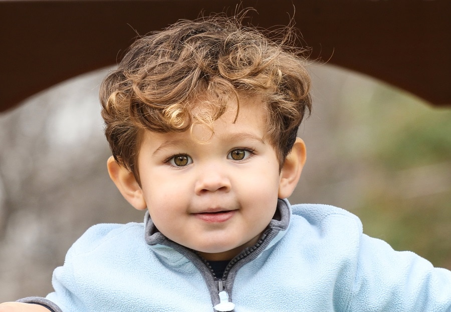 Toddler boy with curly hair: top 10 haircuts + maintenance – child