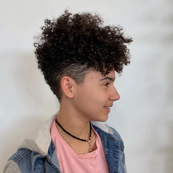 10 Ravishing Short Curly Hairstyles For Black Girls