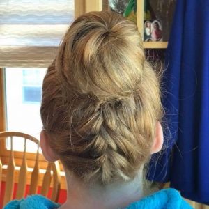 25 Ideal Hairstyles for Girls That They Can Wear at School