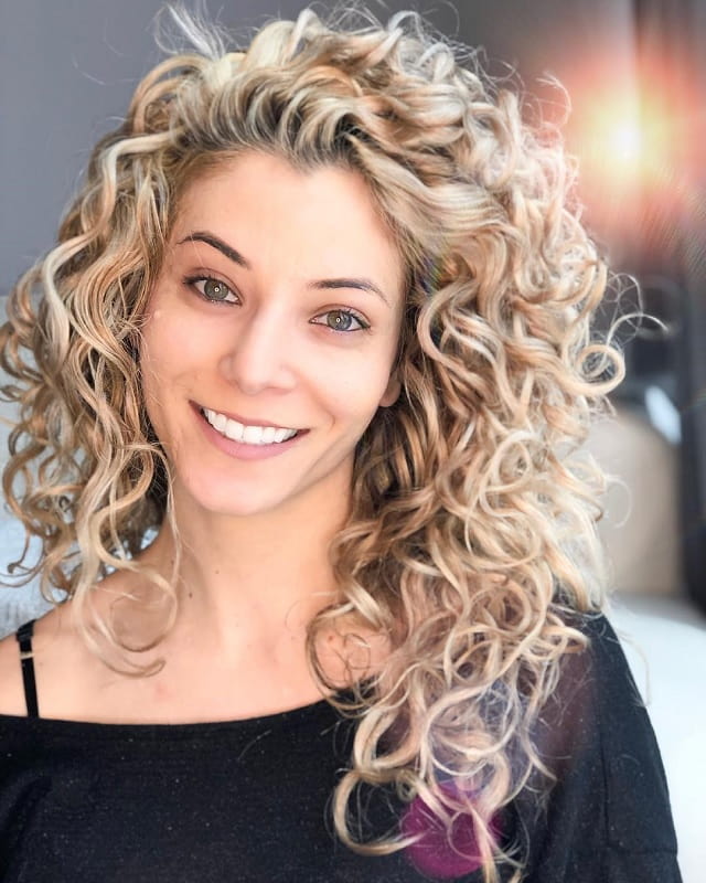 25 Curly Hairstyles For Girls That Ll Sweep You Off Your Feet