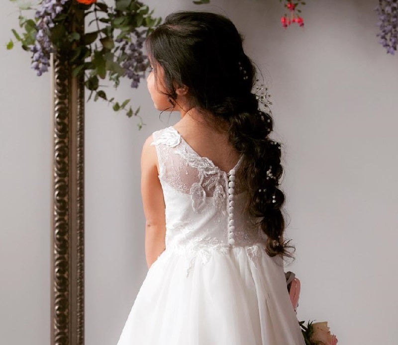 25 Stunning Hairstyles for Little Girls to Rock at Weddings