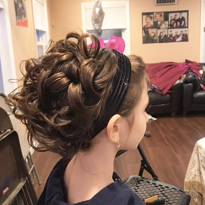 25 Stunning Hairstyles for Little Girls to Rock at Weddings