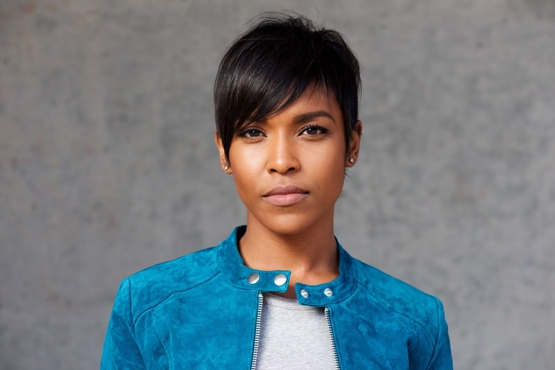 Short Hairstyles For Black Women With Round Faces