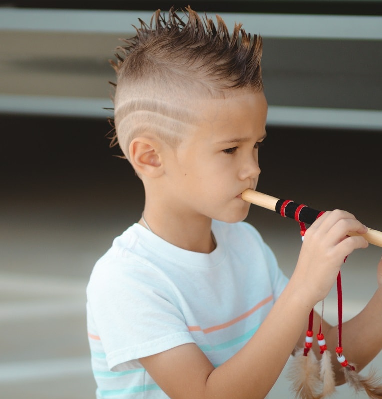 mohawk with tail