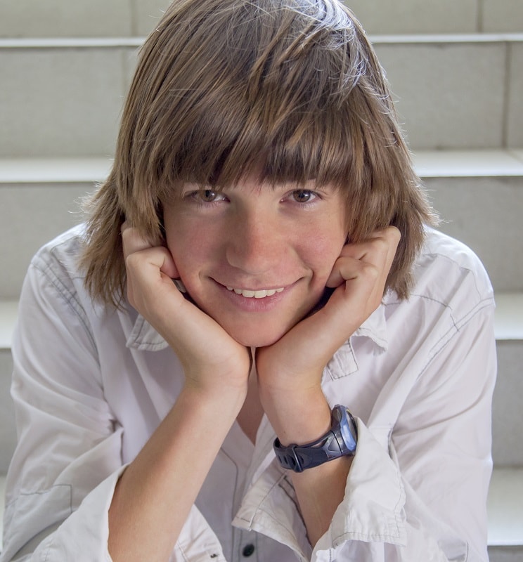 25 Best Long Hairstyles for Teen Boys (2024 Trend)